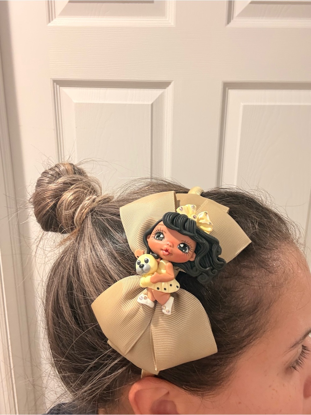 Custom clay Beige Bow Headband with Doll for Kids - Picture 2 of 3